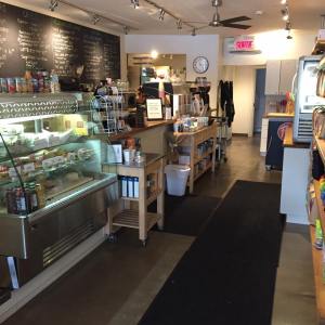 Cafellini, menu ardoise, décor blanc, boutique de café bonne qualité